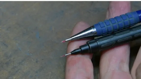 スティックペンタイプ工具による細部の仕上げテクニック