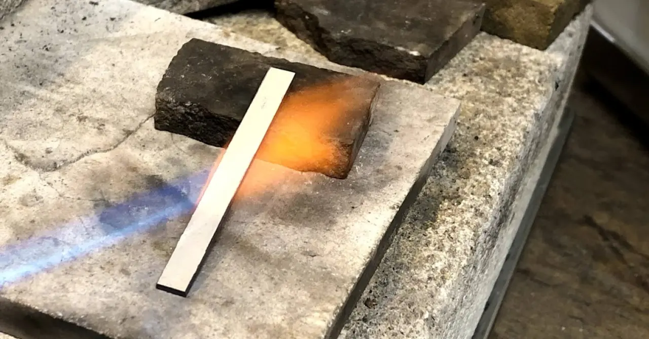 シリーズ「貴金属の特性を学ぶ」第5回「熱処理と加工硬化 