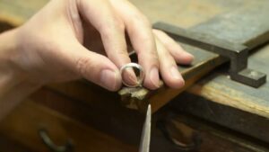 【4K】シルバー甲丸リングの作り方⑫　指なじみを整える