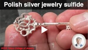シルバーの変色除去、黒ずみ硫化膜落とし － DOVE Academy of Jewelry Artsの動画