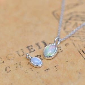 受講生の作品：オパールとムーンストーンのペンダントトップ