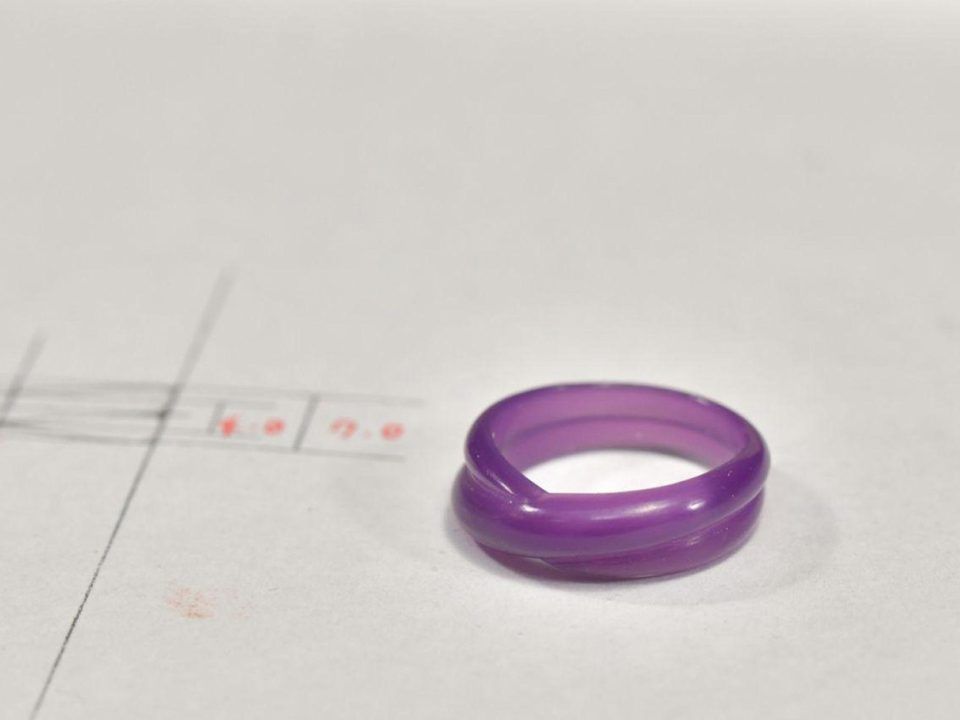 ワックスモデリングで制作する交差した2連甲丸リングの完成形